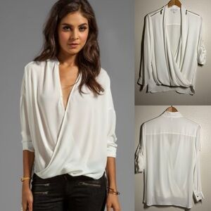 Chaus New York-White Draped LONG SLEEVES Women's Blouse  Size Medium. Minimalist